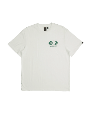 Shapers-Club- DEUS - Bellwether Tee : T-shirt blanc uni avec le logo DEUS sur la poitrine. -surfshop-surfboard