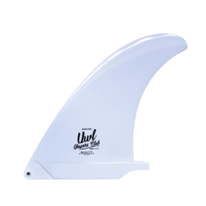 Shapers-Club- Une seule aileron de planche de surf blanche comportant un logo indiquant « véritable uwl shapers club » sur un fond à motifs. -surfshop-surfboard