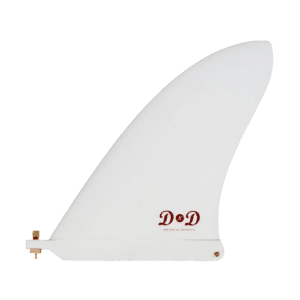 Shapers-Club- Un seul aileron de planche de surf blanc avec un logo indiquant « d&d » près de la base, avec une épingle en laiton près du bas pour l'installation. -surfshop-surfboard