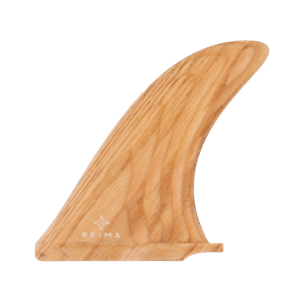 Shapers-Club- Une aileron de planche de surf en bois isolé sur fond blanc. -surfshop-surfboard